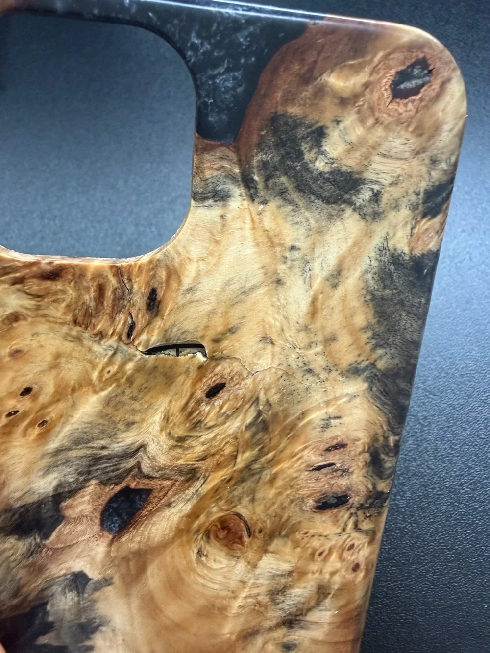 EUC Carved Traveler iPhone 13/14 Live Edge Phone Cases Real Wood Burl MagSafe